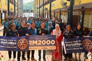 Empowering Future Achievers: YPC International College and Rotary Club Support SMK Dato' Onn Students